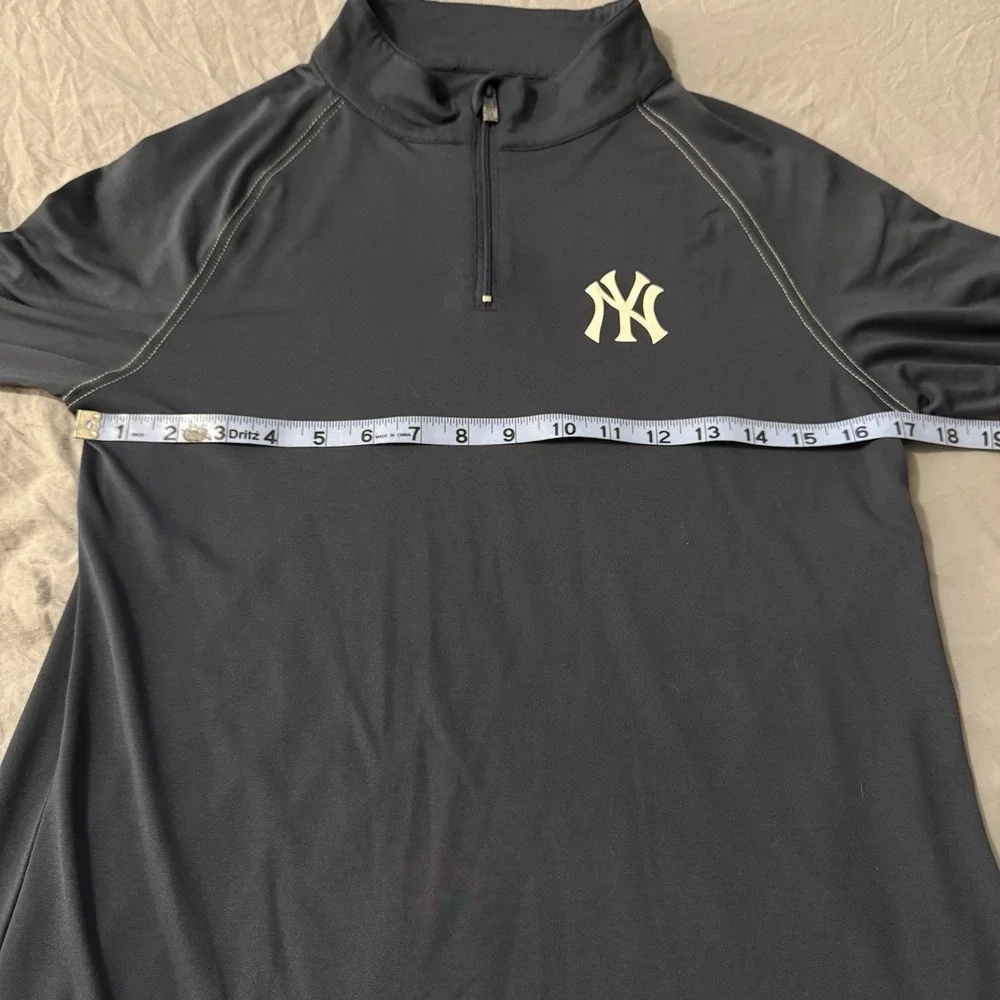 New York Yankees 1/4 Zip Long Sleeve Lightweight Shirt By‎ Stitches Youth Large